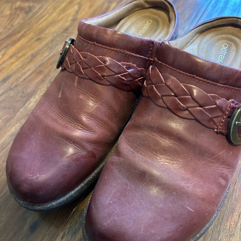 Aetrex Women's Libby leather clog in a reddish-brown color 8.5 - Picture 5 of 8